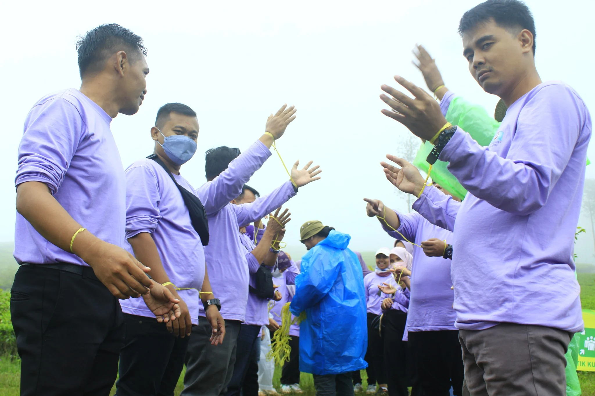 Dokumentasi tantangan kelompok team building Explore Puncak
