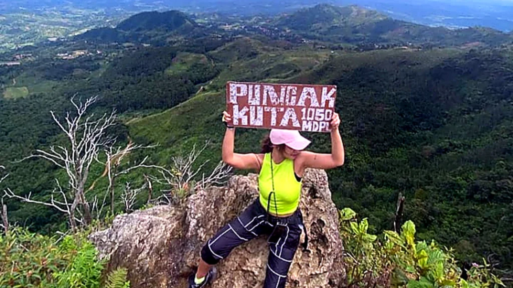 Trekking Puncak Kuta Sentul - foto 1