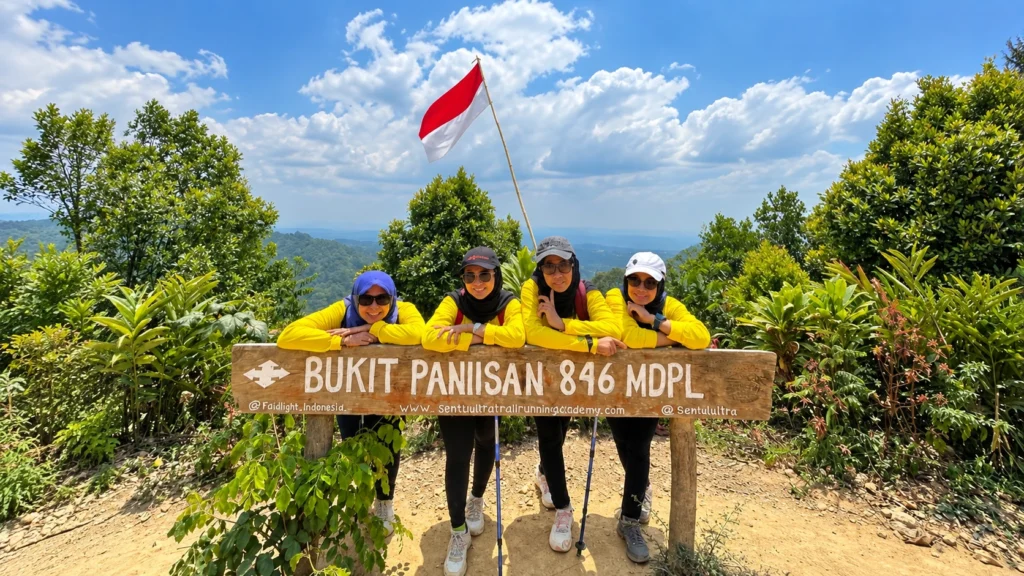 Trekking Bukit Paniisan Sentul - foto 2